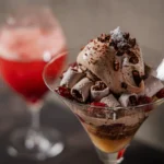 完全会員制パフェバー「Remake easy」より、バレンタインシーズンを彩る「クランベリーと凍頂烏龍薫るビーントゥバーチョコレートパフェ」が2月限定で登場