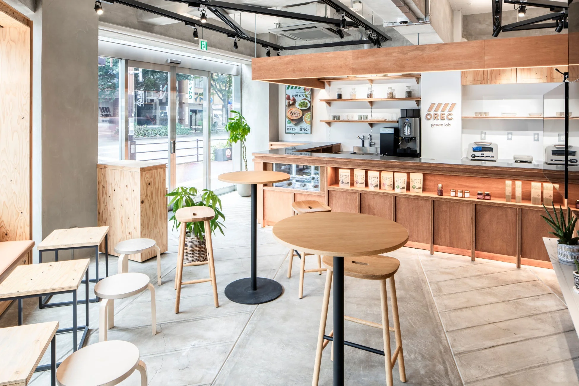 OREC green lab 福岡 店内