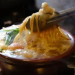 「元祖もつ鍋楽天地」が新業態「もつ鍋ちゃんぽん専門店」の2店舗目を北天神にオープン、博多の新定番を目指す