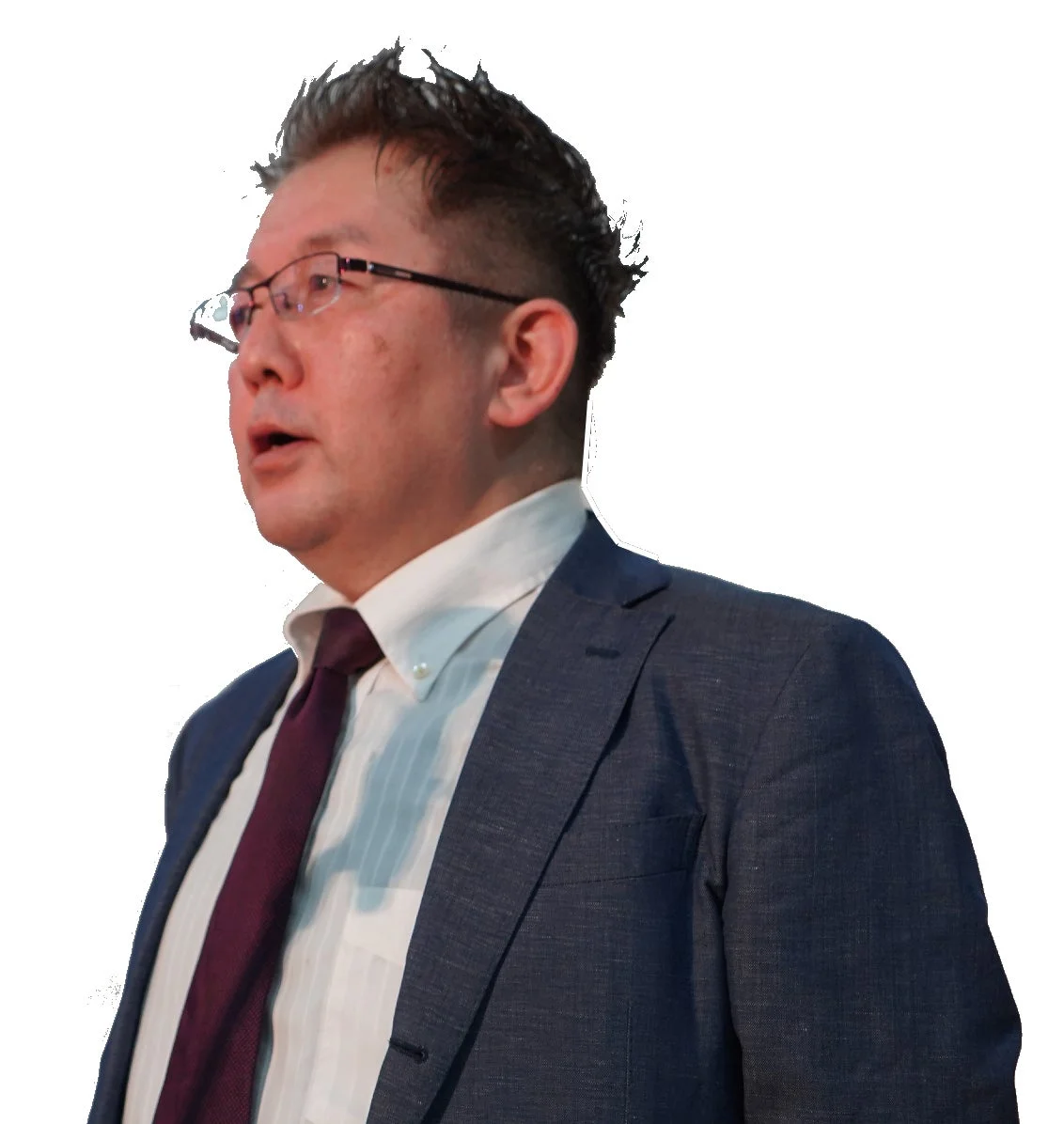 スーツを着て眼鏡をかけたアジア人男性のポートレート