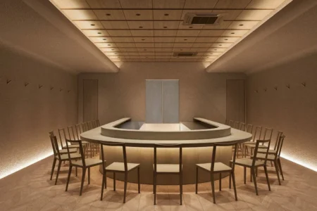 福岡空港にミシュラン一つ星シェフ西村貴仁氏監修の新業態「ニシムラ鮨」が2026年3月20日オープン