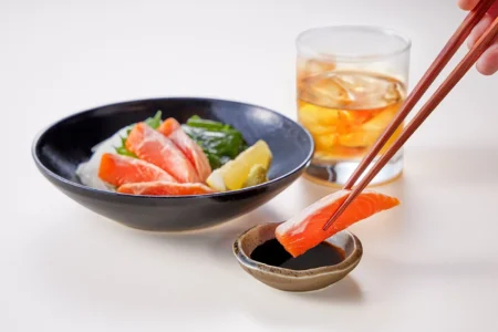 福岡県産ブランドサーモン「みらいサーモン」を堪能する春限定メニュー、『博多もつ鍋やまや』にて2026年3月2日より提供開始