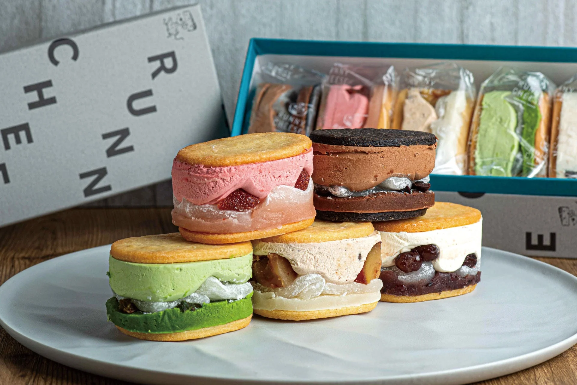 RUNNY CHEESE 羽二重バターチーズサンド