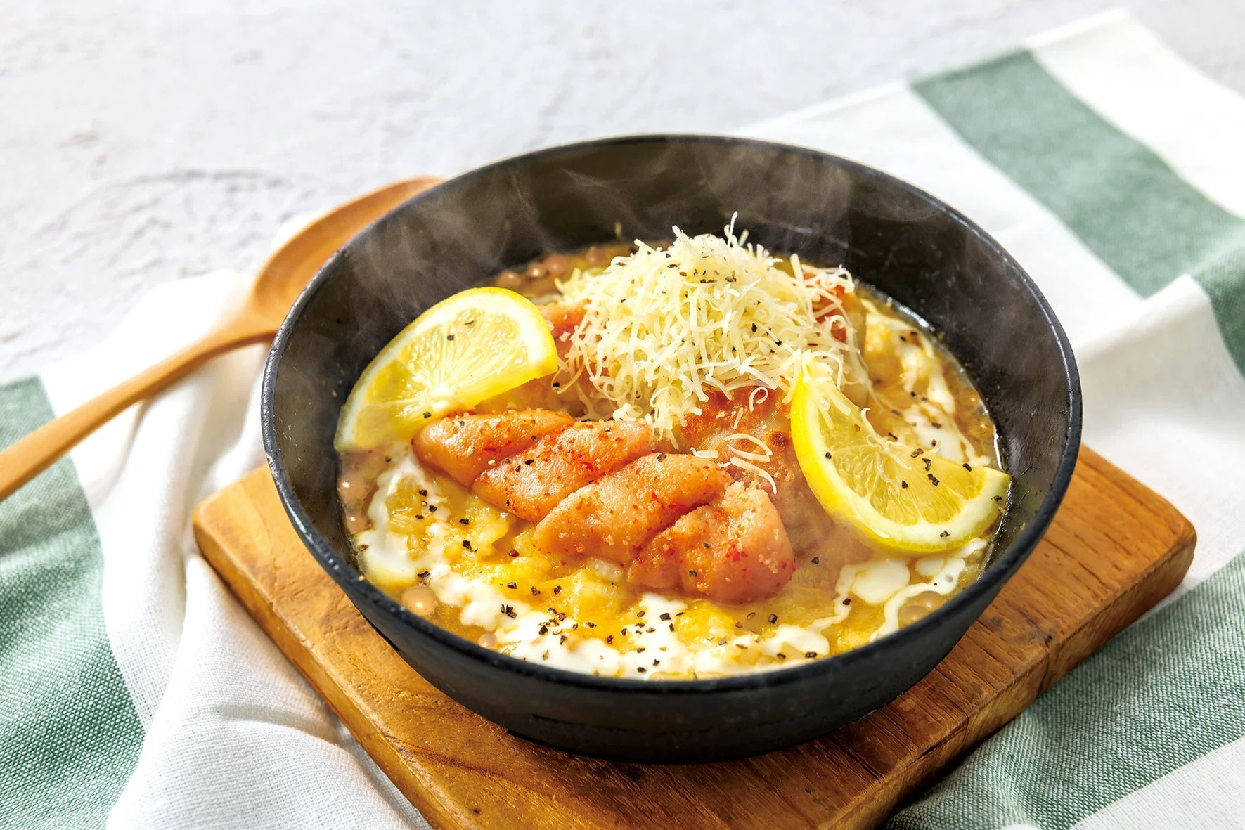 熟成明太子とグリルチキンの爽やかレモンドリア