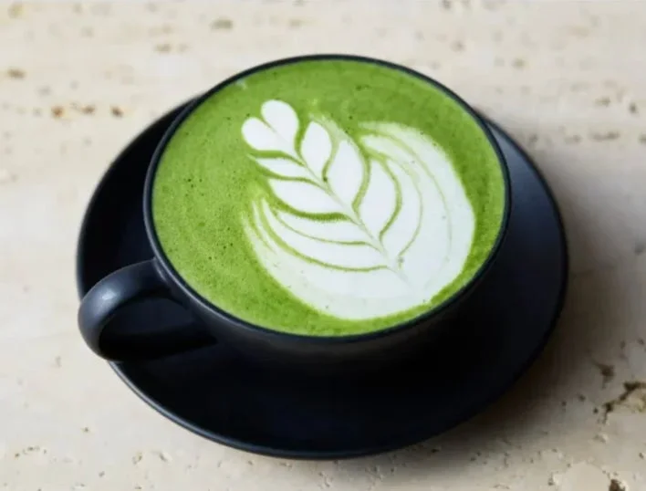 抹茶ラテのラテアート