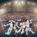 ガールズバンド「花冷え。」と新キャラクター「ClawZ」のコラボレーションが実現、全国ツアーで特別ステージ衣装を披露