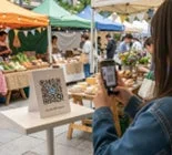 QRコードをスキャンする様子