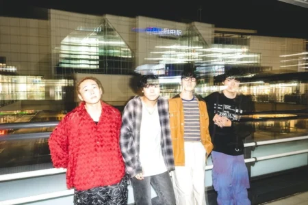 ギターロックバンドkobore、初のホール公演を収めたライブアルバム「kobore HALL ONEMAN〜ヨルノカタスミ〜」をデジタルリリース