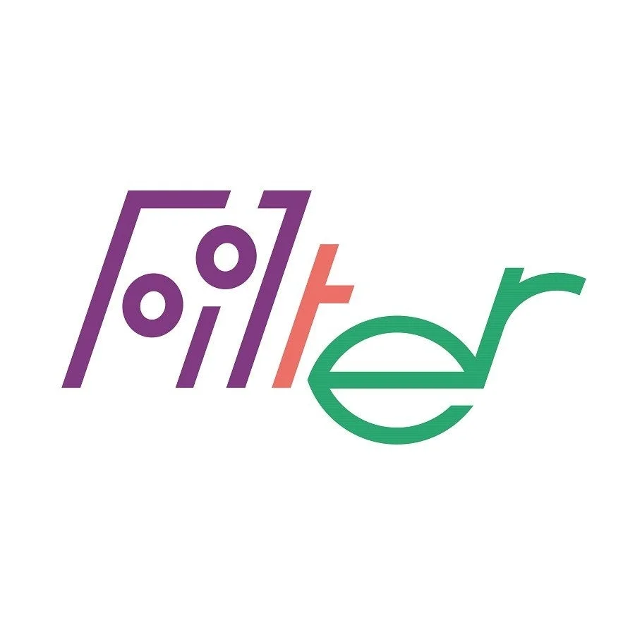 白い背景に「Filter」という単語がスタイリッシュにデザインされたロゴ