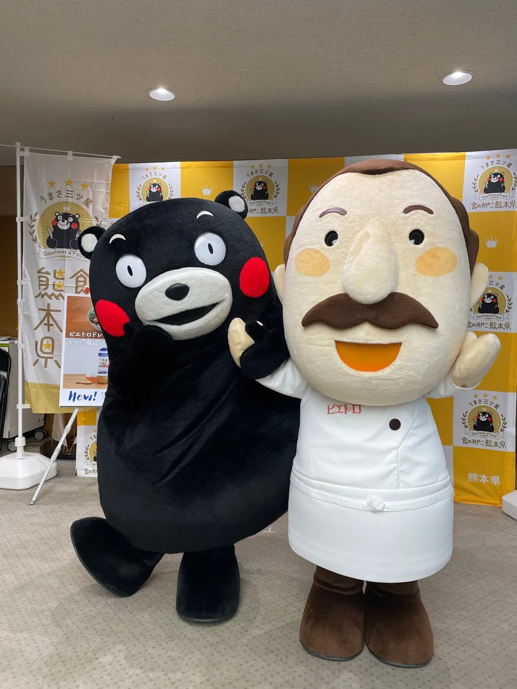 くまモンとピエトロのキャラクター