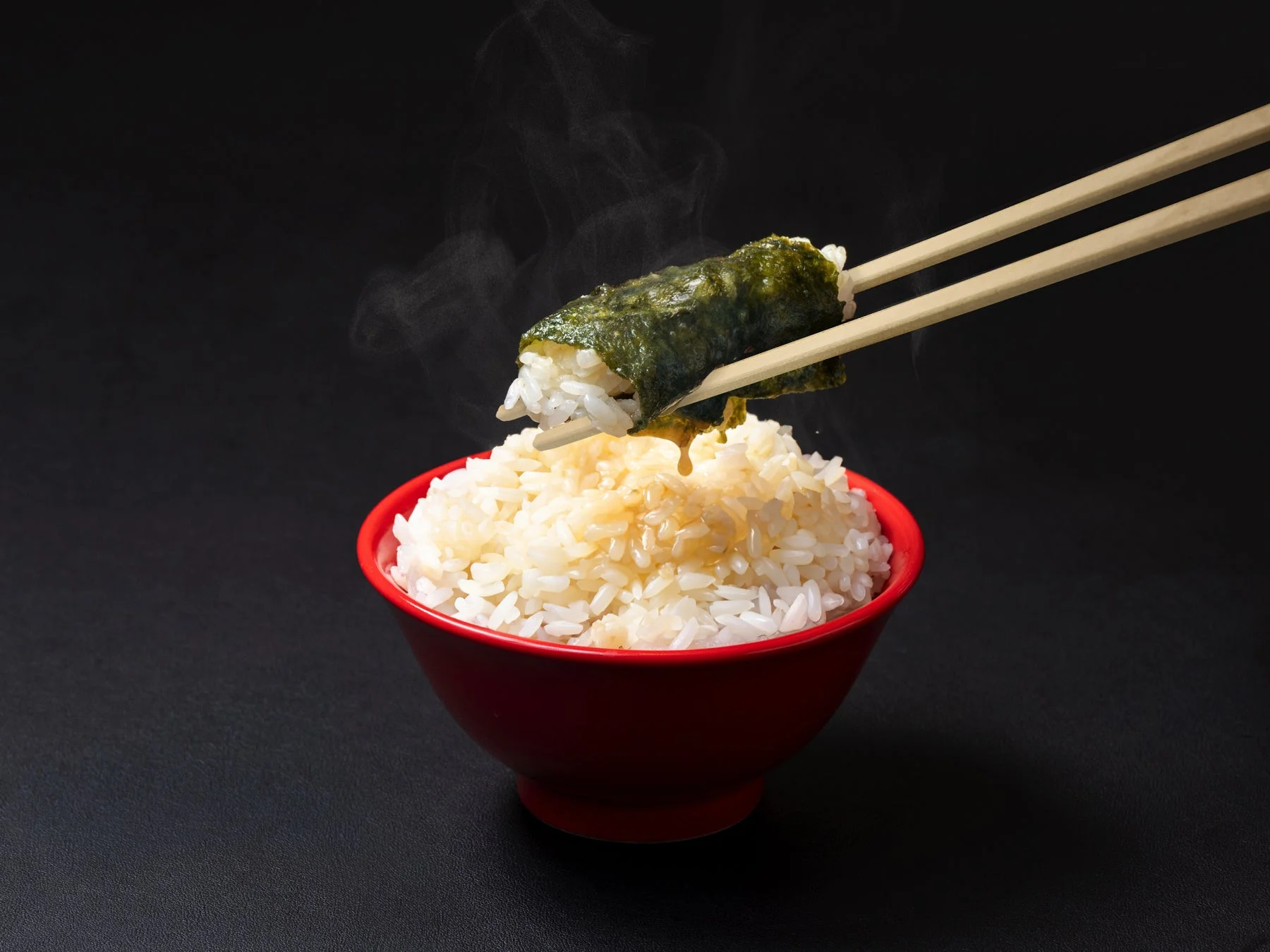 海苔で巻かれたご飯