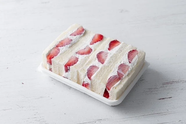 フルーツパーラー クリケット いちごサンド