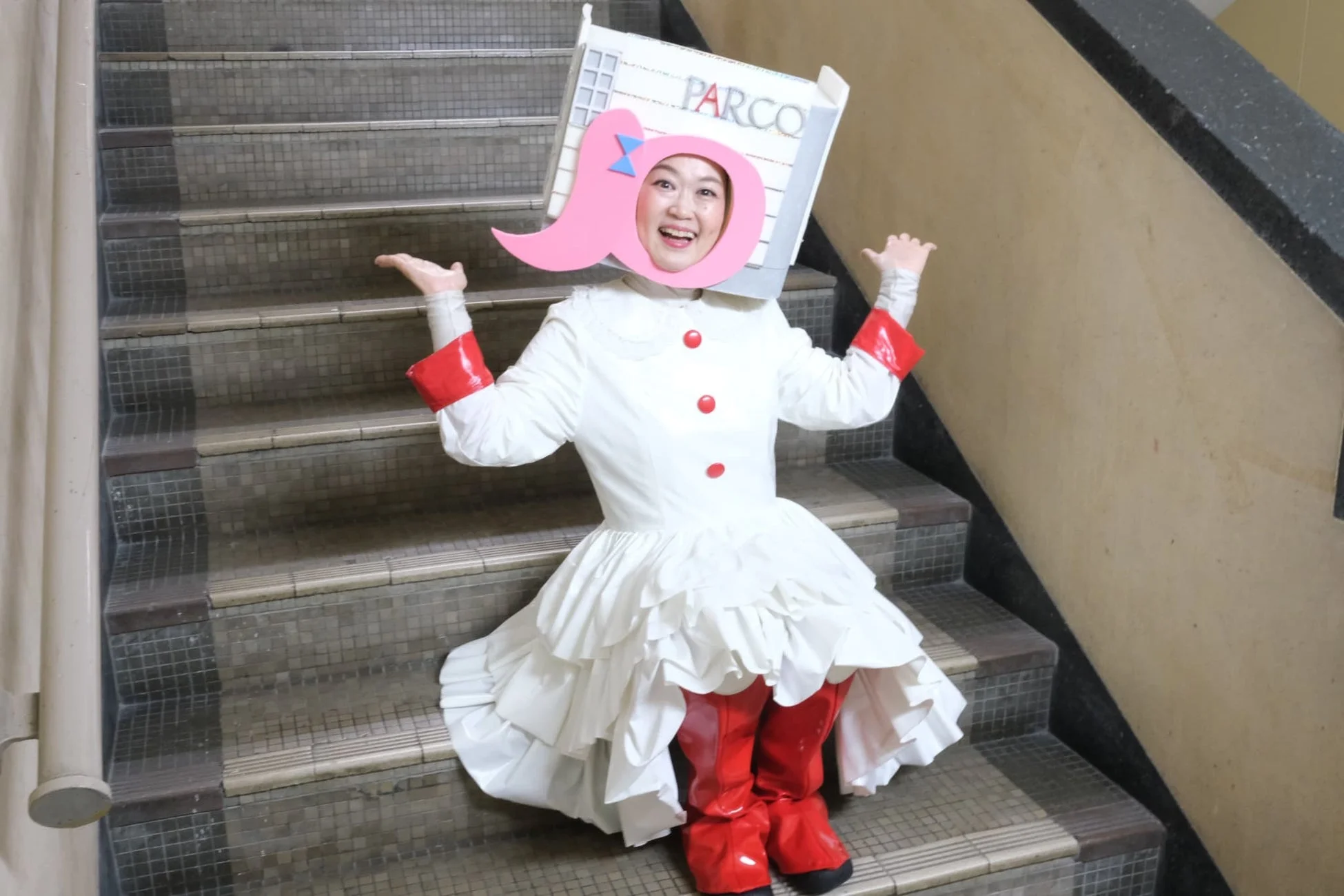 PARCOキャラクター階段