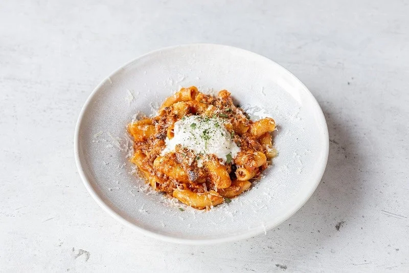 パスタ,ミートソース,ラグー,ショートパスタ,リガトーニ,チーズ,イタリア料理,料理,食事,グルメ