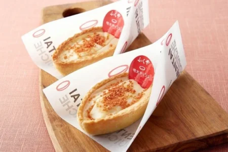 福岡空港限定「焼きたて明太キッシュ」が累計販売数100万個を突破、記念キャンペーンを実施