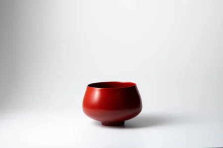 日本酒の香りを拓く「陶胎漆器のSHUWAN」が正式発売 – 磁器と漆が織りなす革新的な酒器の魅力
