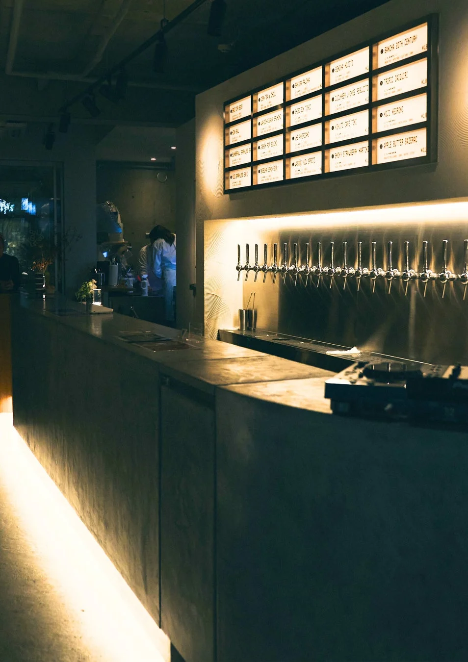 SummerFall直営店のカウンターとメニュー