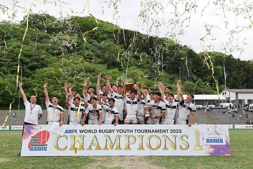 男子優勝チームの喜び