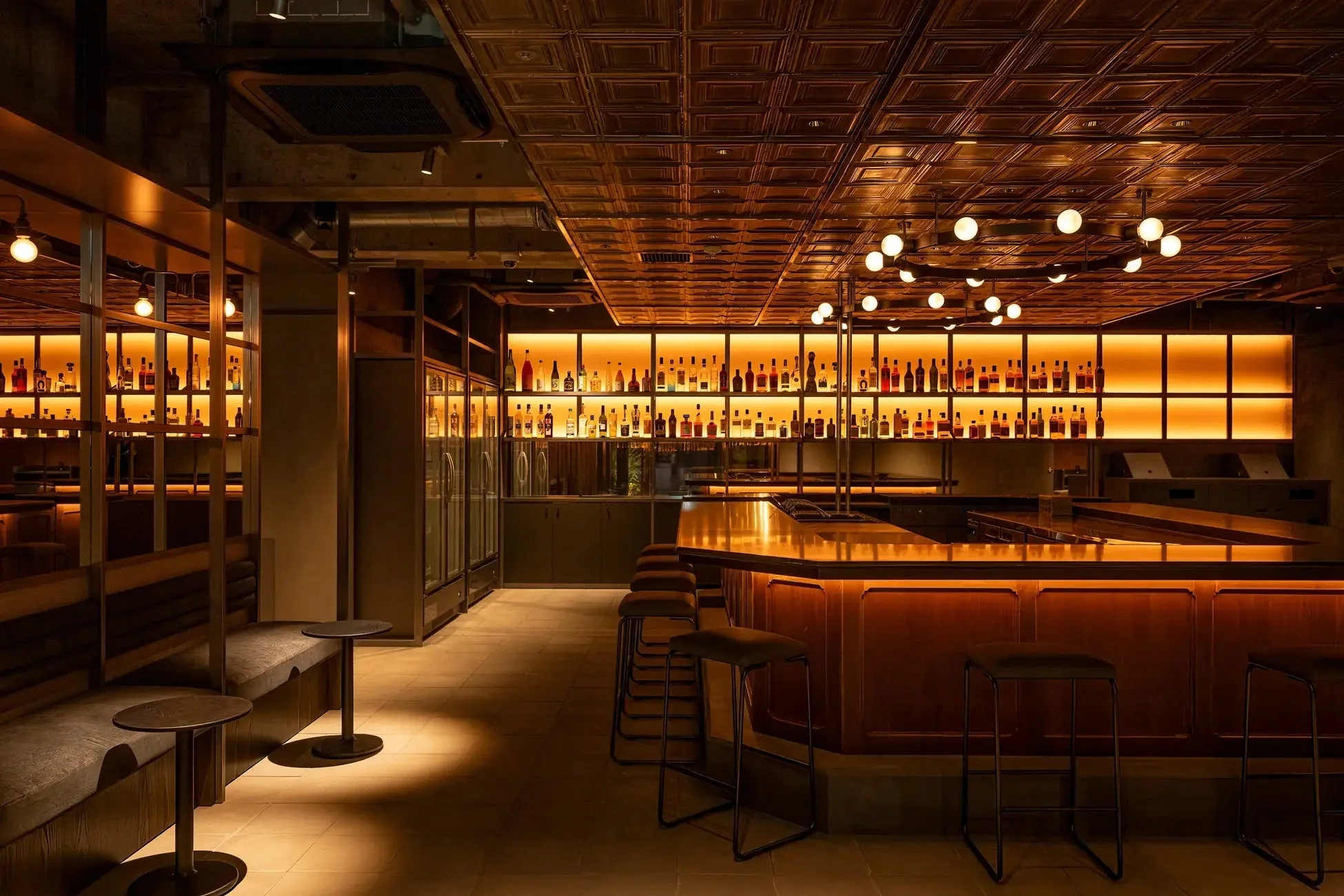 バーラウンジのインテリア