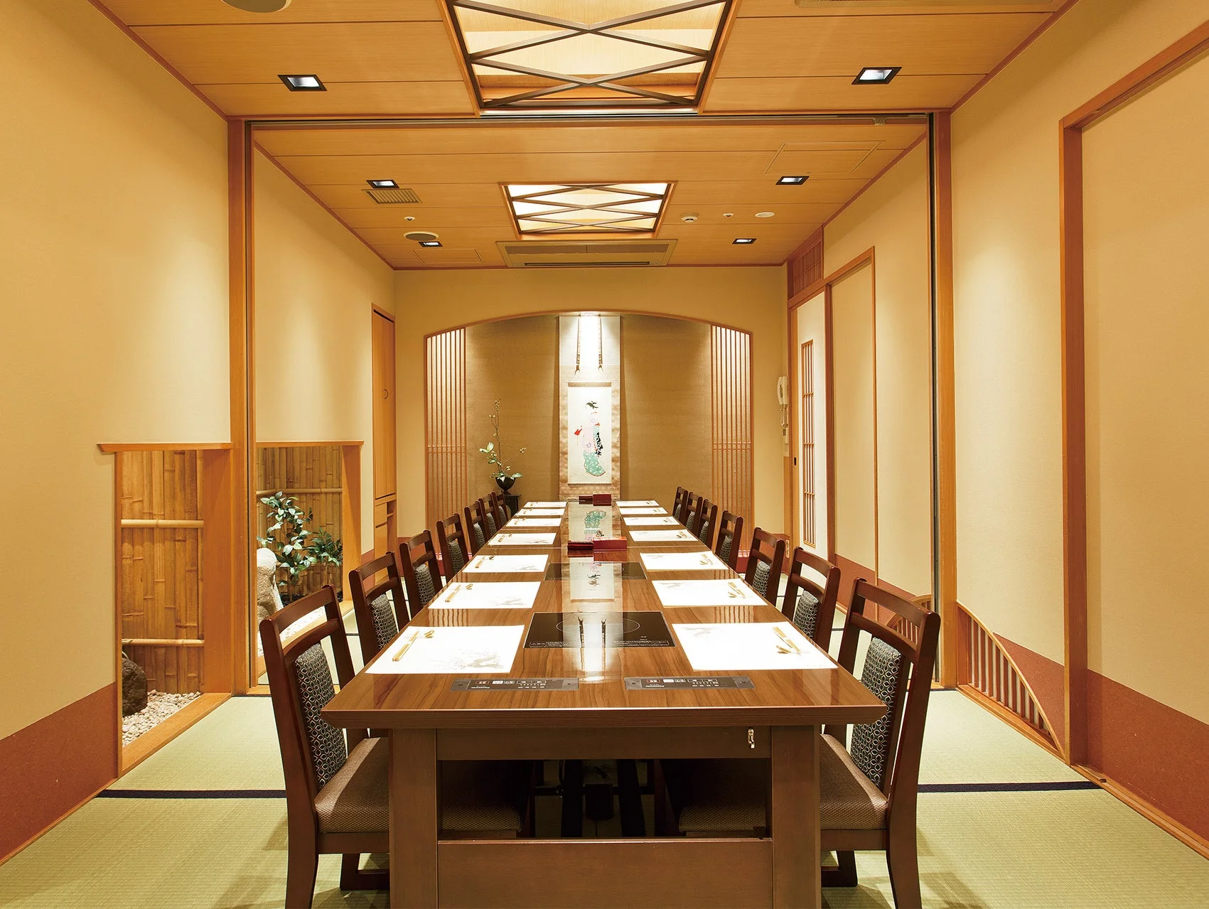 湯葉と豆腐の店 梅の花 店内