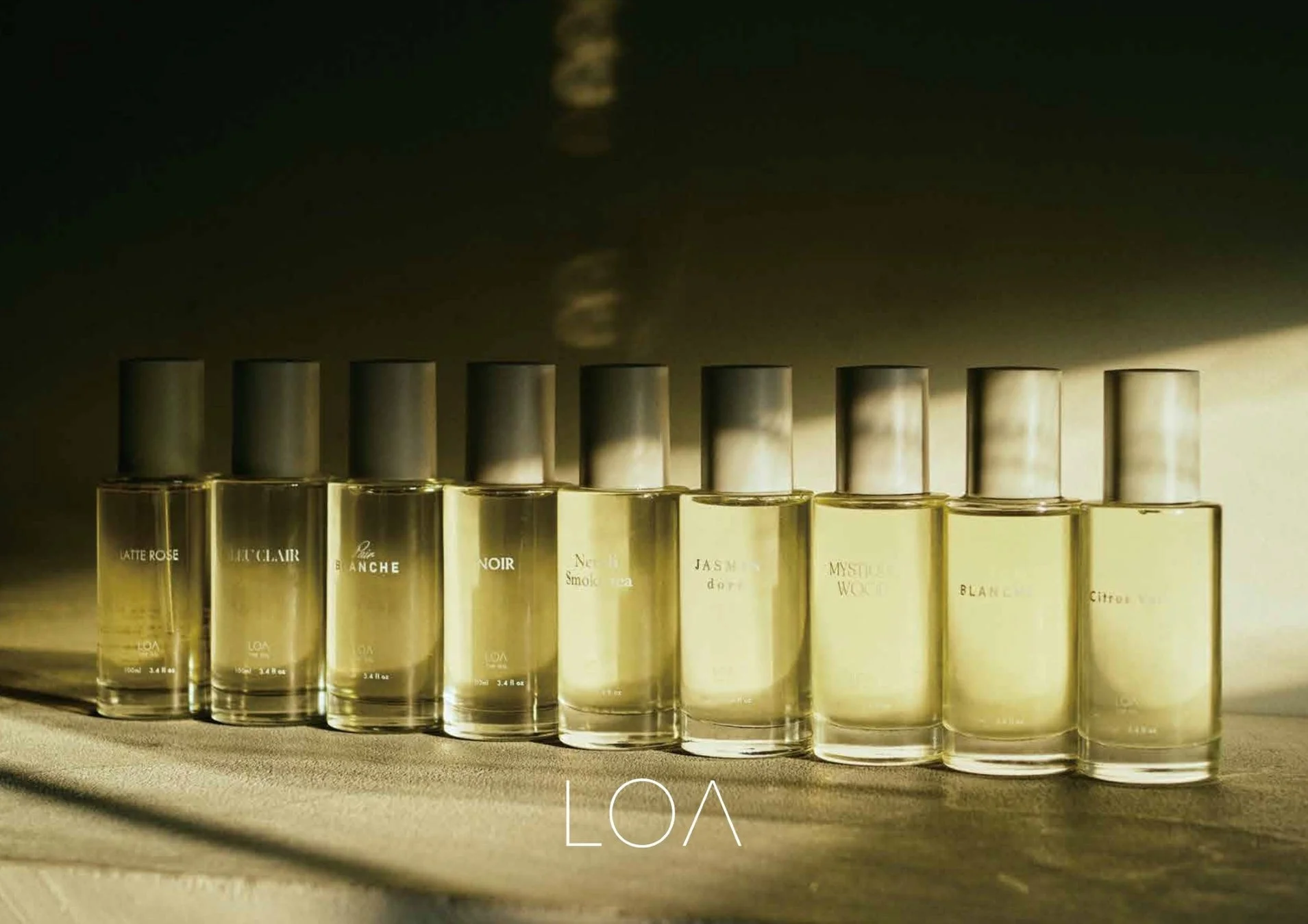 LOAブランドの香水ボトル