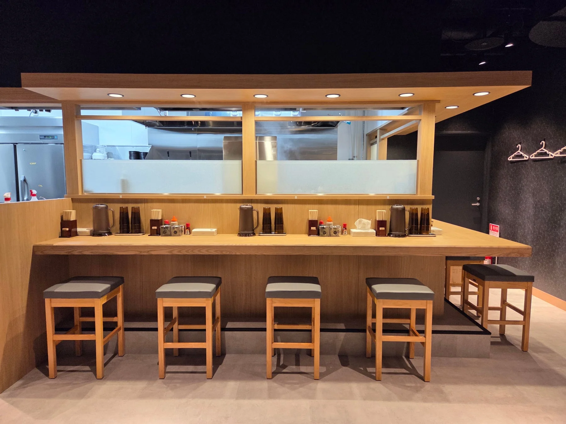 店内カウンター席