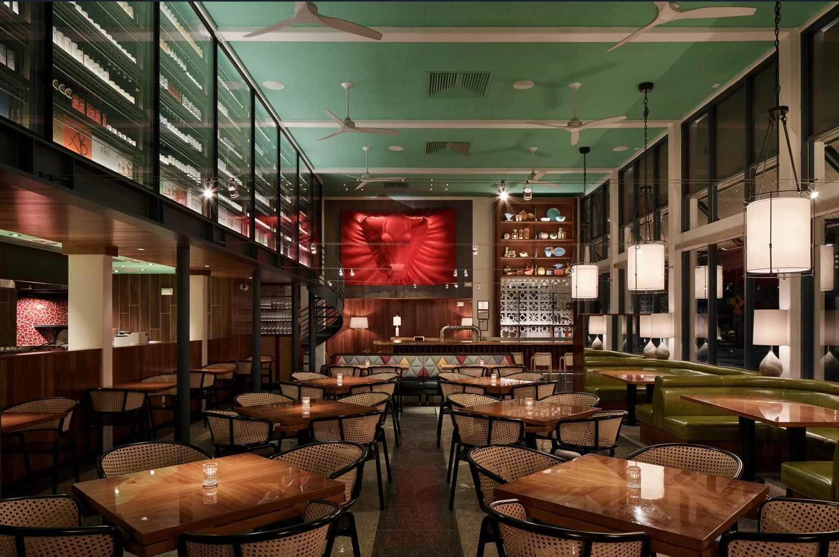 Rigo SPANISH ITALIANのモダンな店内