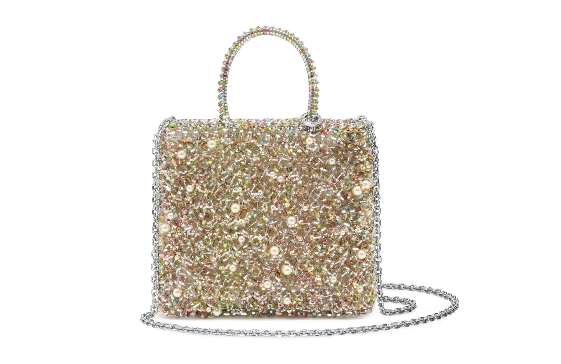 ビーズとパールで装飾されたハンドバッグ