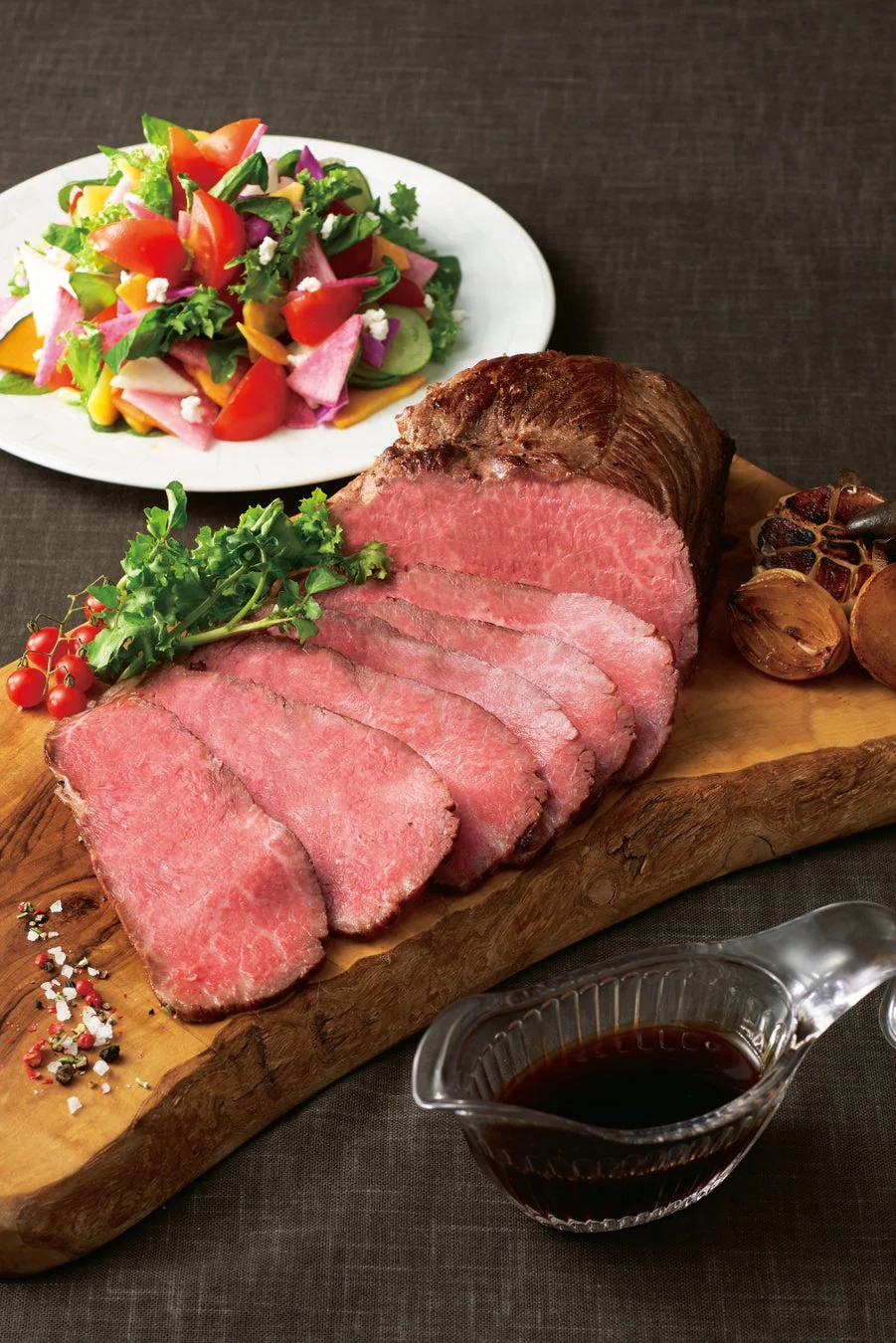 ローストビーフとサラダ