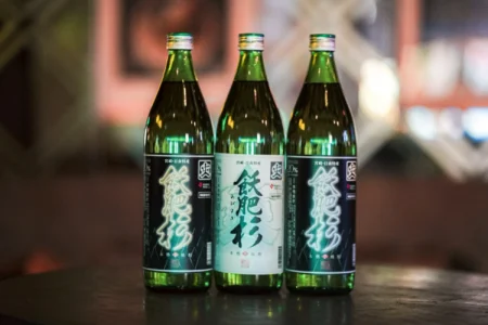 福岡発LEDネオン専門店neoneon、本格芋焼酎「爽 飫肥杉」と公式コラボレーションボトルを制作