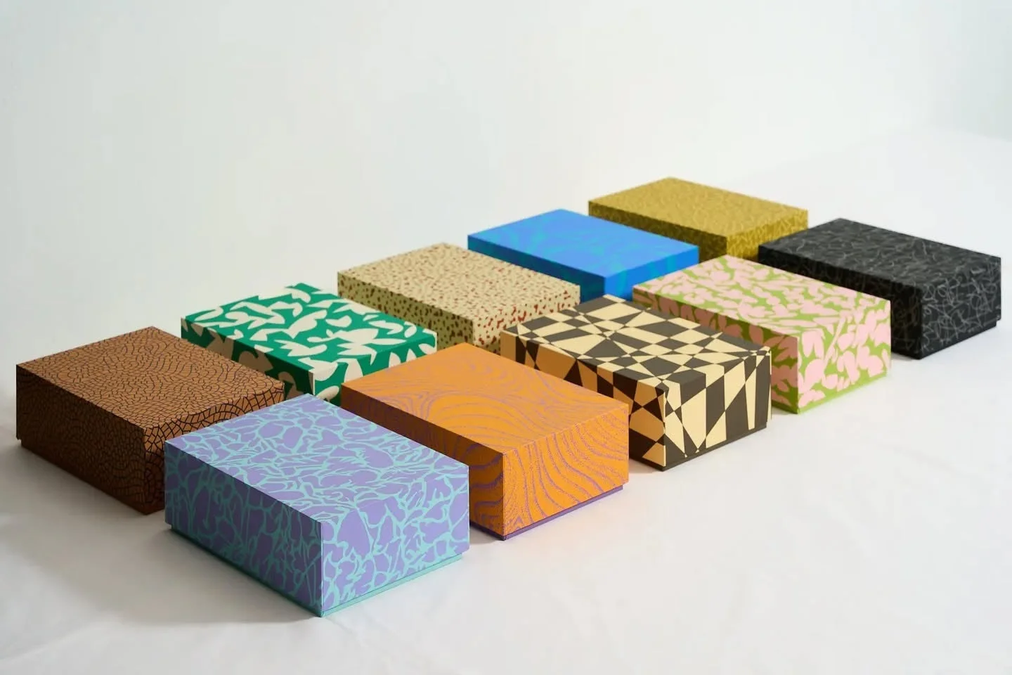 カラフルなパッケージのコレクション