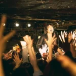 a flood of circle、初の日本武道館公演翌日に下北沢SHELTERで20周年記念ライブを開催