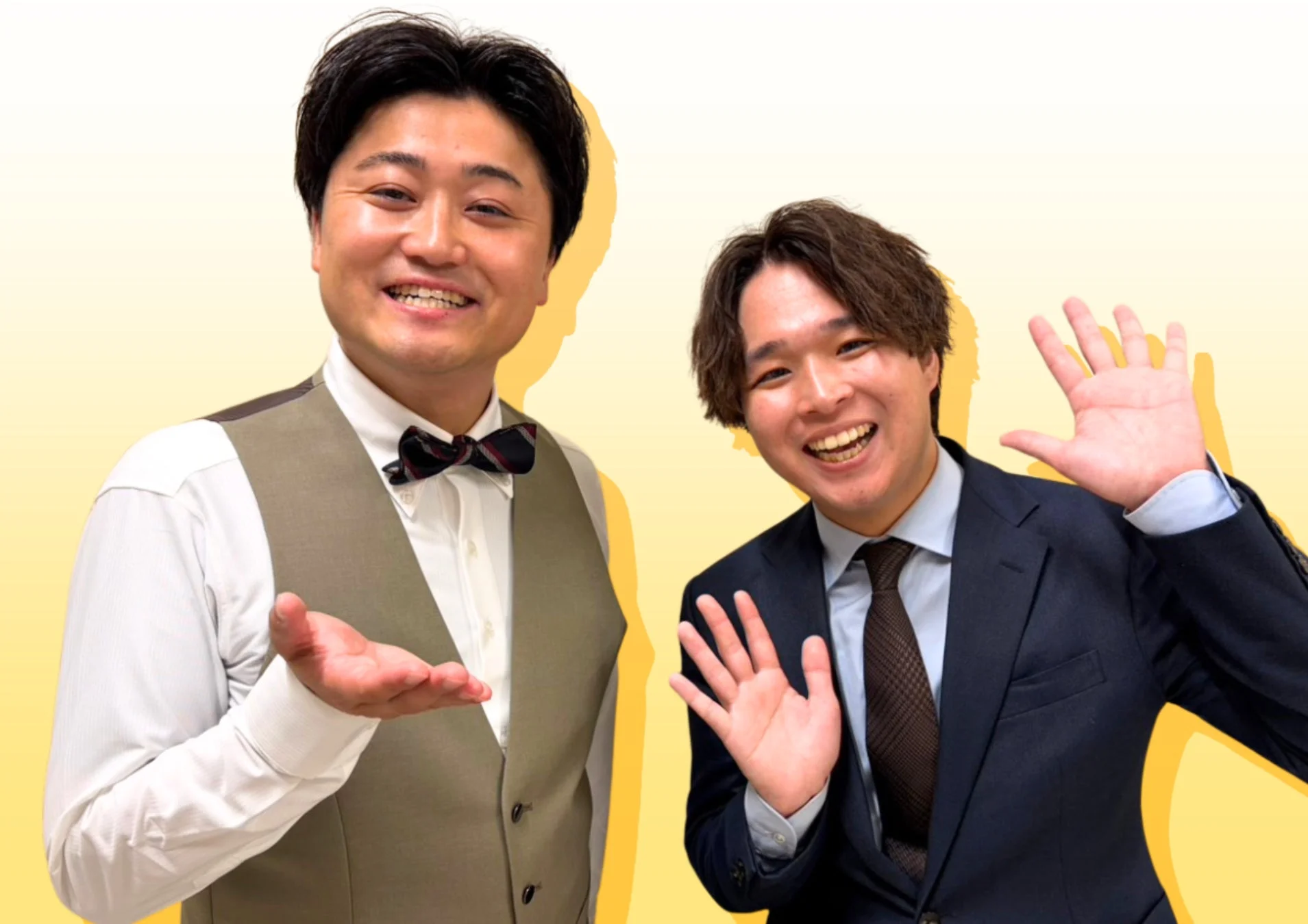 二人の日本人男性が明るい笑顔でポーズ