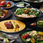 香りを追求する新境地「薪焼きともつ鍋 桂香-KEIKA- 博多西中洲」が7月6日グランドオープン、記念として特別コースに飲み放題を無料提供