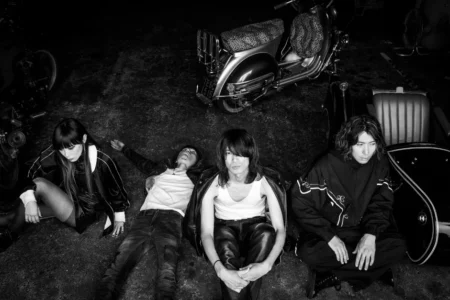 a flood of circle、新曲「ロックンロール」先行配信決定と初の単独武道館公演U-NEXT独占アーカイブ配信開始