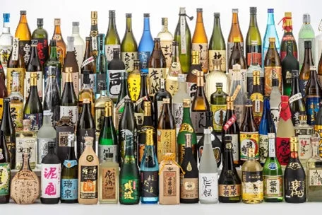 日本酒ボトル群