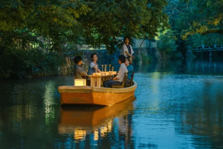 福岡・柳川の夜を彩る新たな舟旅「高座椅子で楽しむお舟」の予約受付が7月21日より開始