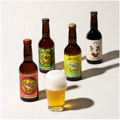 ひでじビールの瓶とグラス