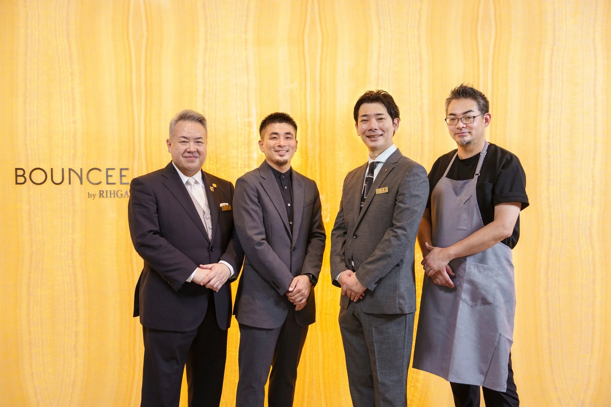 スタッフ集合