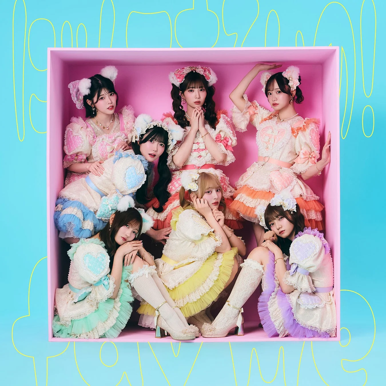 通常盤のジャケットデザインと見られるアイドルグループの集合写真