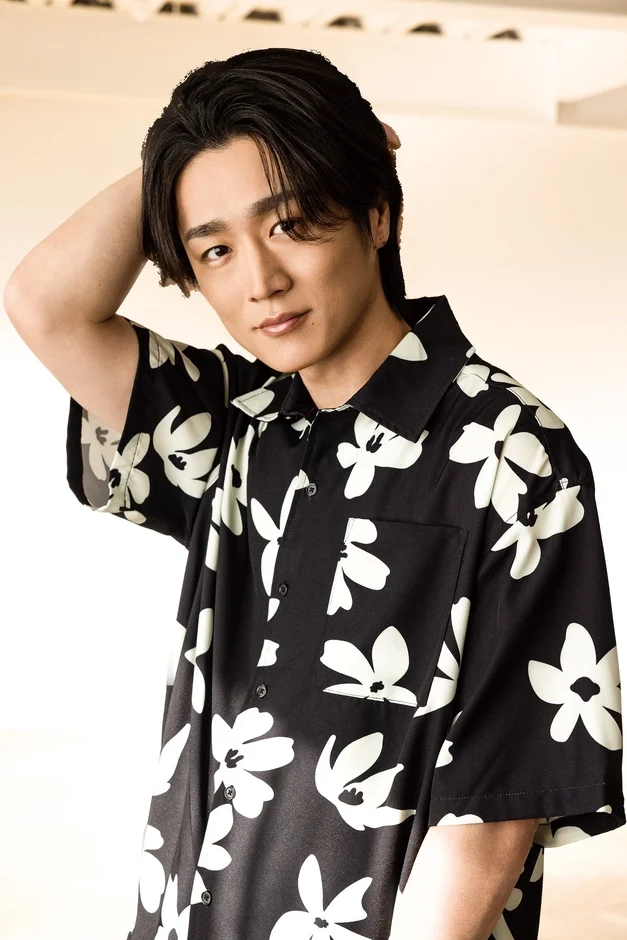 真田ナオキ氏のアーティスト写真