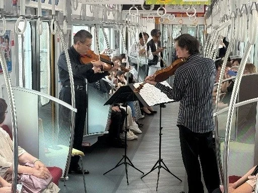 列車内演奏