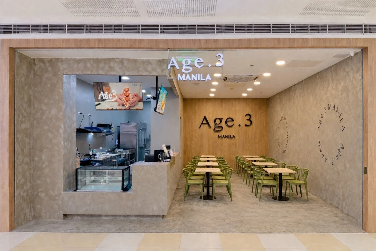 Age.3 マニラの店舗内観