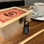 九州初上陸！「謎を解かないと帰れないカフェ」はてな珈琲店が福岡天神にオープン